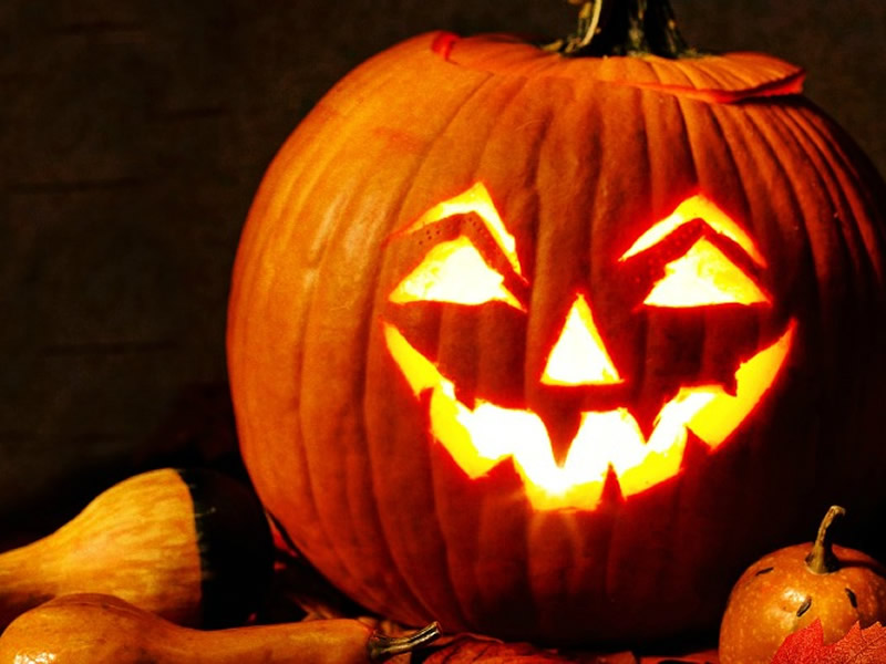 28/10/2018-6 Simple Ways to Decorate for Halloween